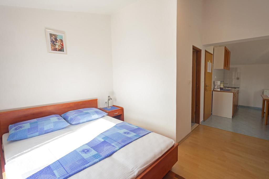 هفار Apartments Julija الغرفة الصورة